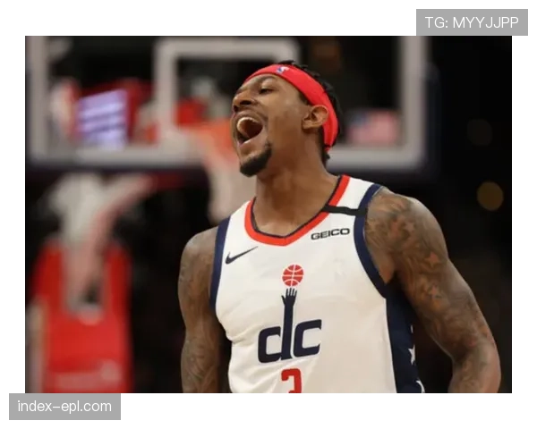 里斯表现出色助球队，攻防两端展现关键作用